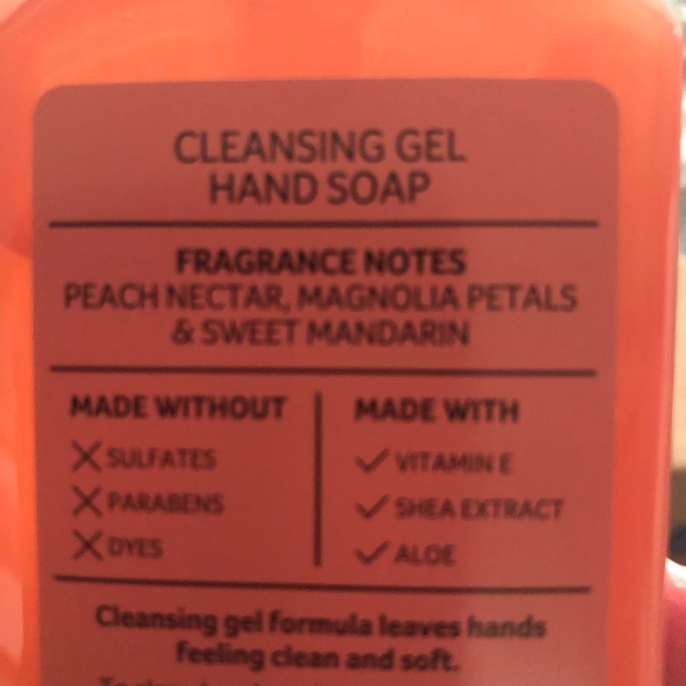 White Barn Pink Peach Blossom Hand Soap + Pink Peach Blossom ๐ - Picture 4 of 6
